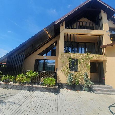 Pensiunea Relax Curtea De Arges Luaran gambar